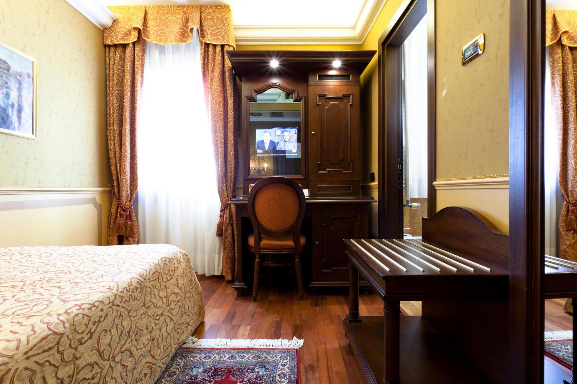 Hotel Al Codega Venesia Bagian luar foto